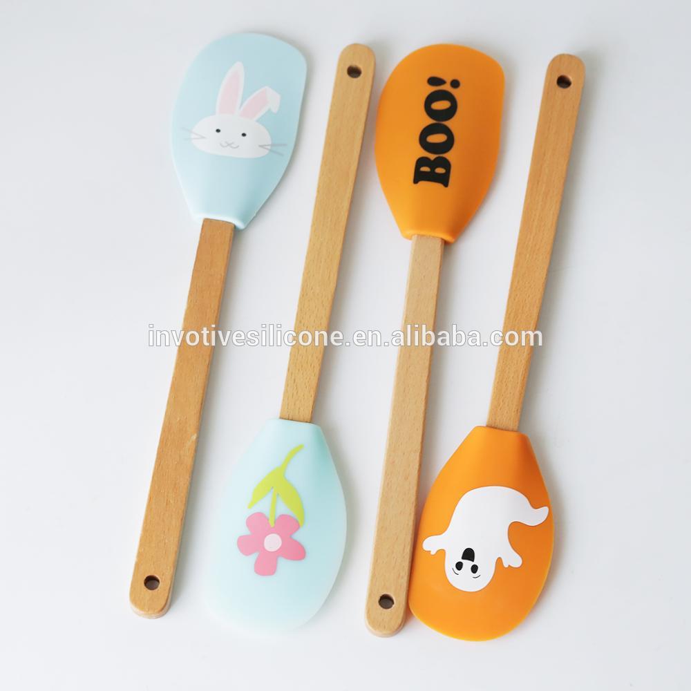 Sedex Factory Food grade silicone rubber icing spatula with wooden handle